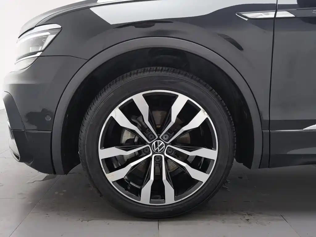 Volkswagen Tiguan L 2020 — фото 17
