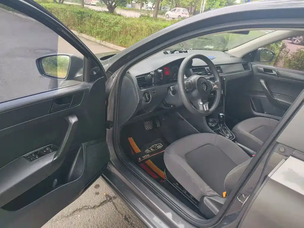 Volkswagen Santana 2014