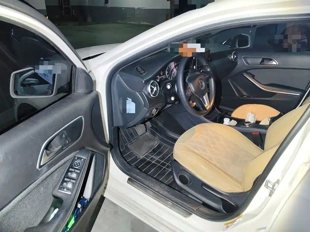 Mercedes-Benz A-Class 2016 — фото 14