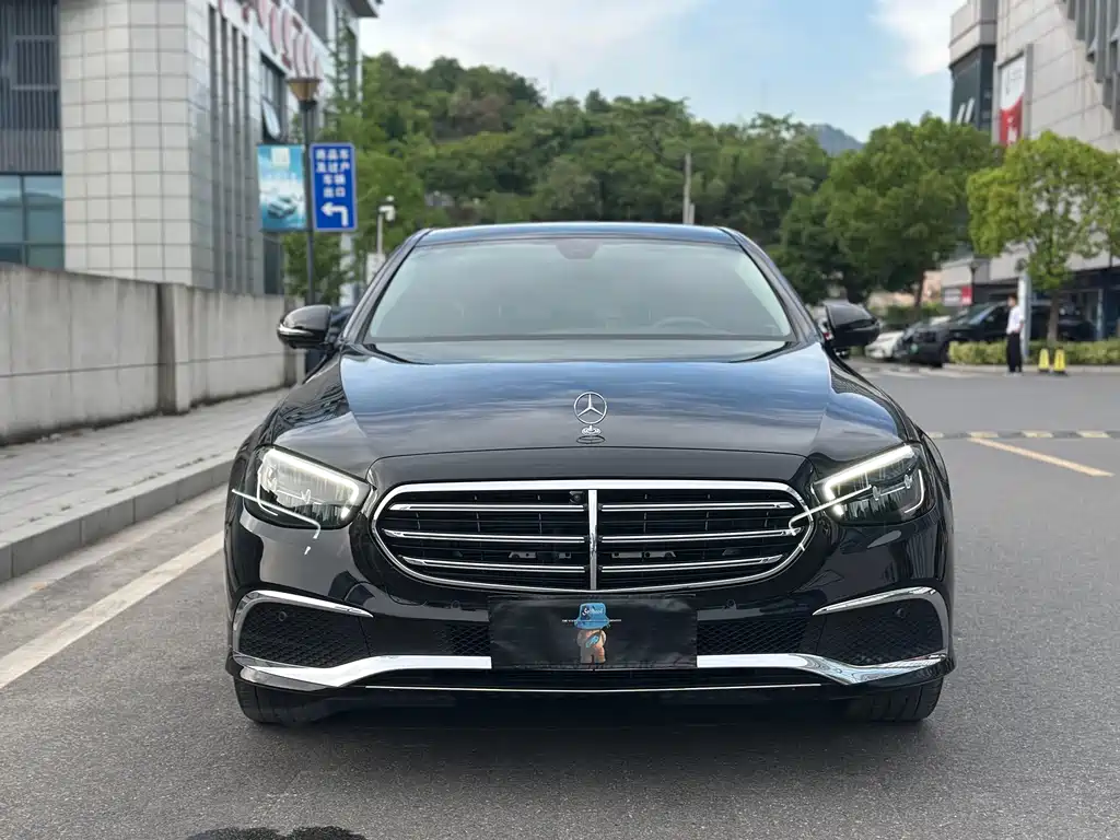 Mercedes-Benz E-Class 2023 — фото 2