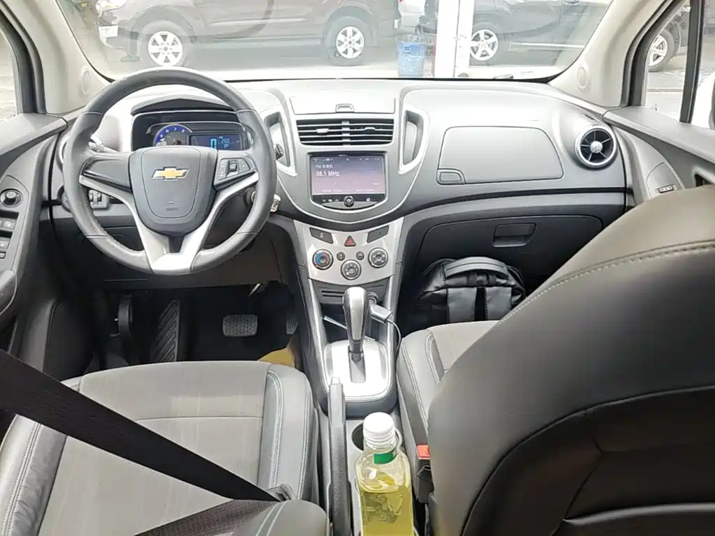 Chevrolet Trax 2015 — фото 10