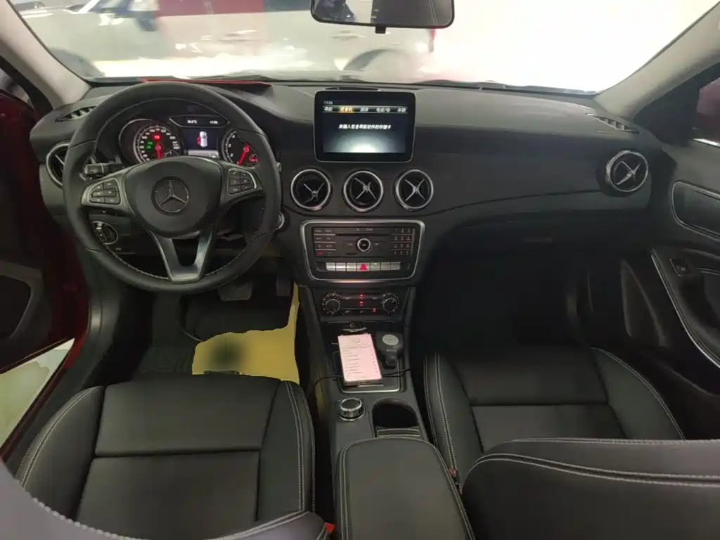 Mercedes-Benz GLA 2017 — фото 10