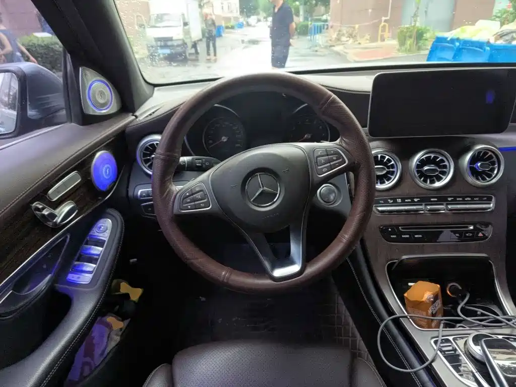 Mercedes-Benz GLC 2017 — фото 11