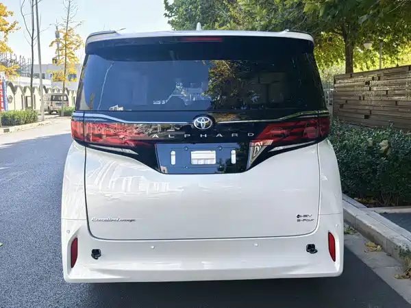 Toyota Alphard 2025
