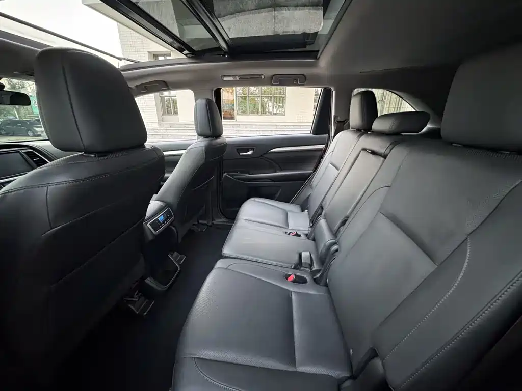 Toyota Highlander 2015 — фото 12