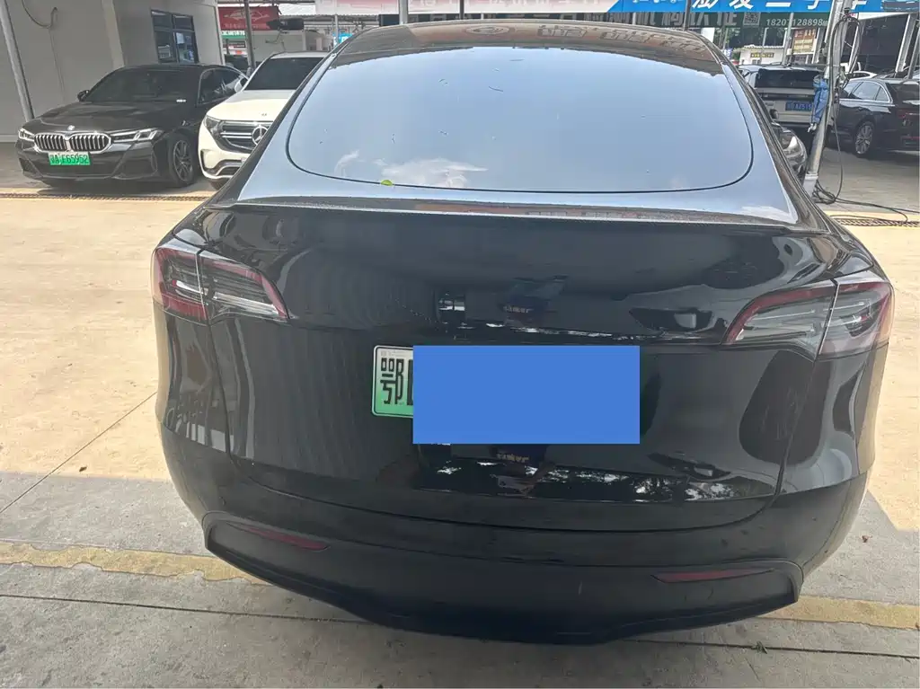 Tesla Model Y 2023 — фото 11