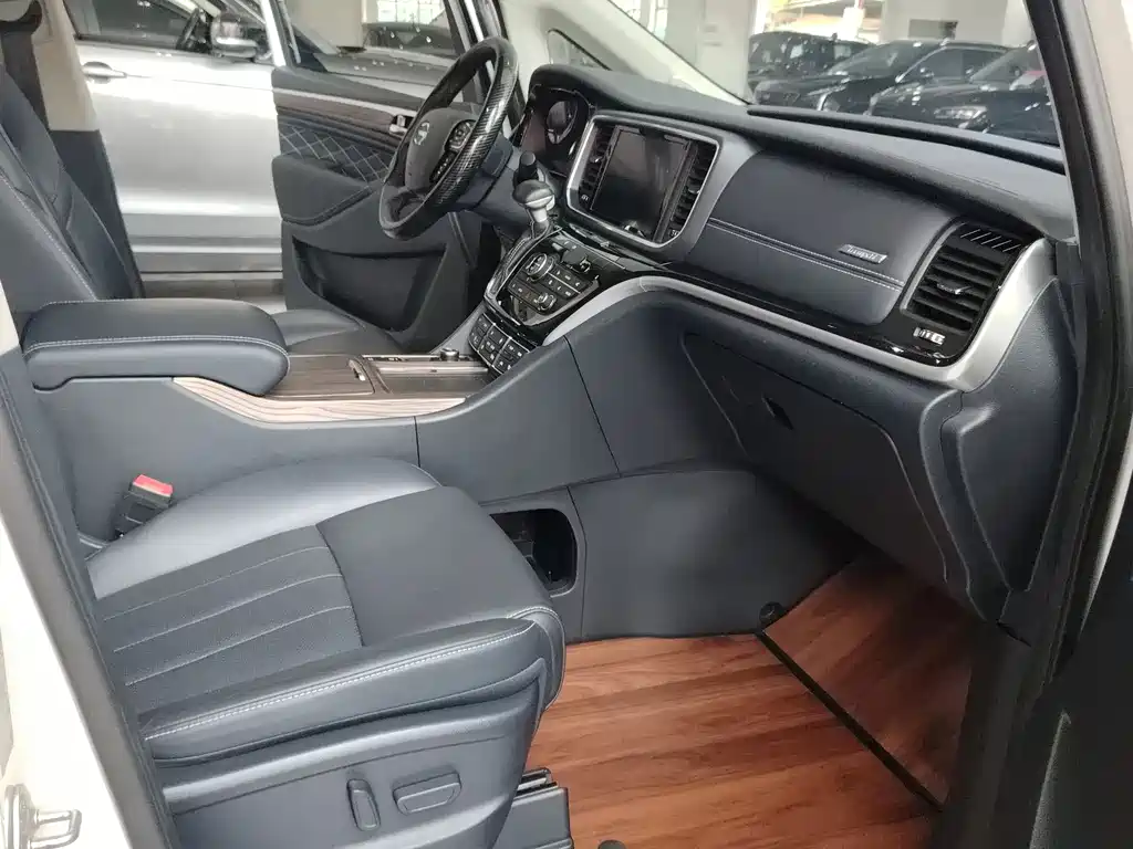 GAC Motor Trumpchi M8 2020 — фото 12