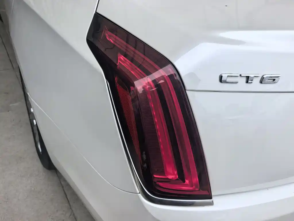 Cadillac CT6 2017 — фото 7