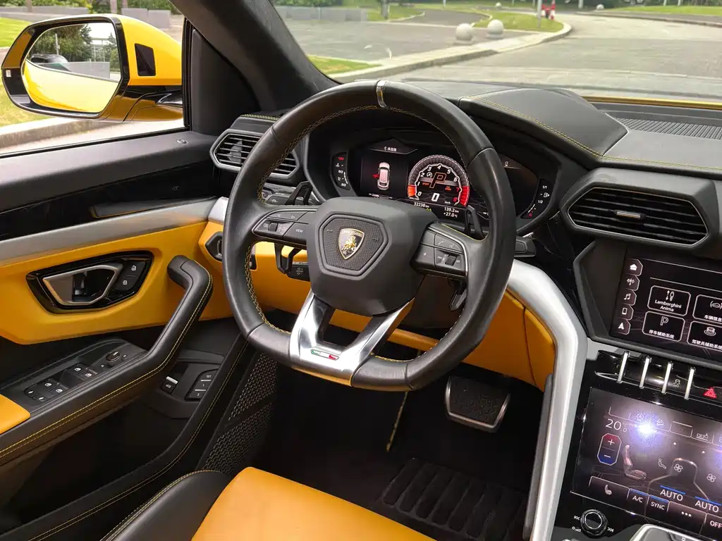 Lamborghini Urus 2019 — фото 18