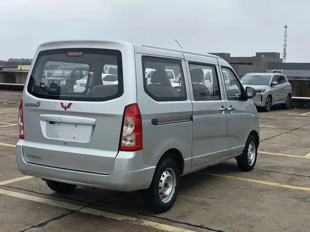 Wuling Rongguang S 2022