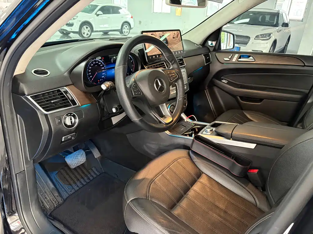 Mercedes-Benz GLE 2016 — фото 14