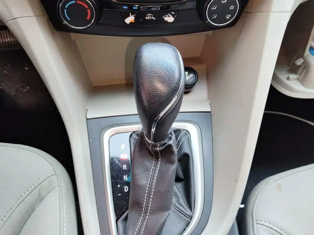 Buick Excelle GT 2015 — фото 15