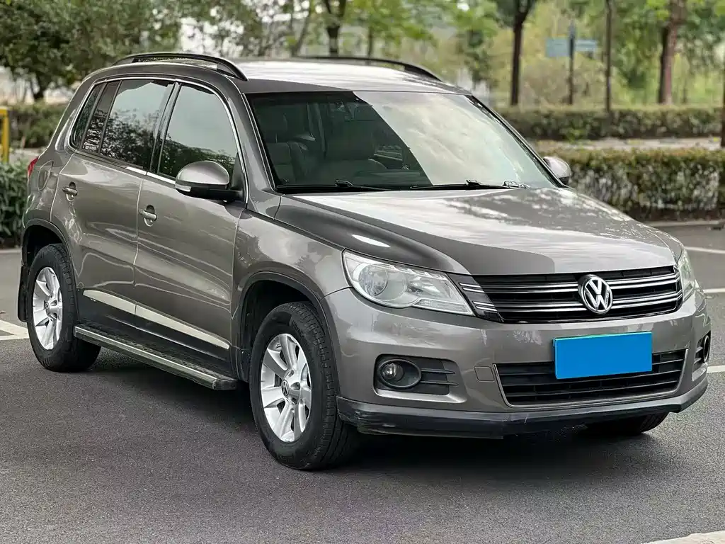 Volkswagen Tiguan 2010 — фото 4
