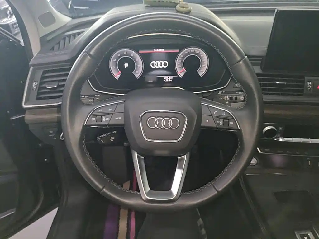 Audi Q5L 2023 — фото 11