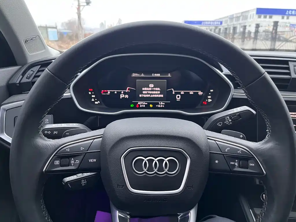 Audi Q3 2022 — фото 8