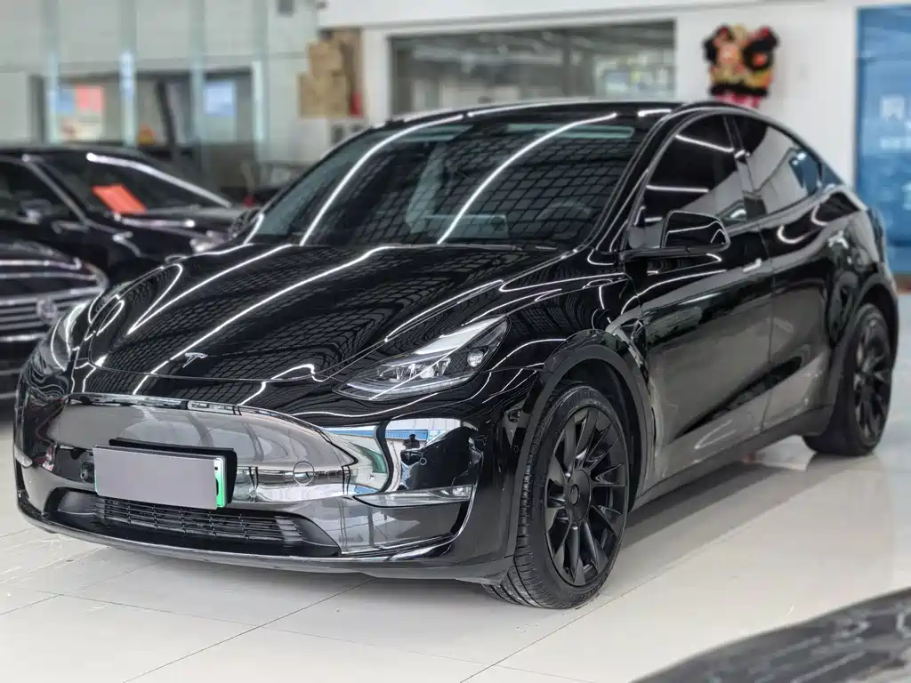 Tesla Model Y 2023 — фото 1