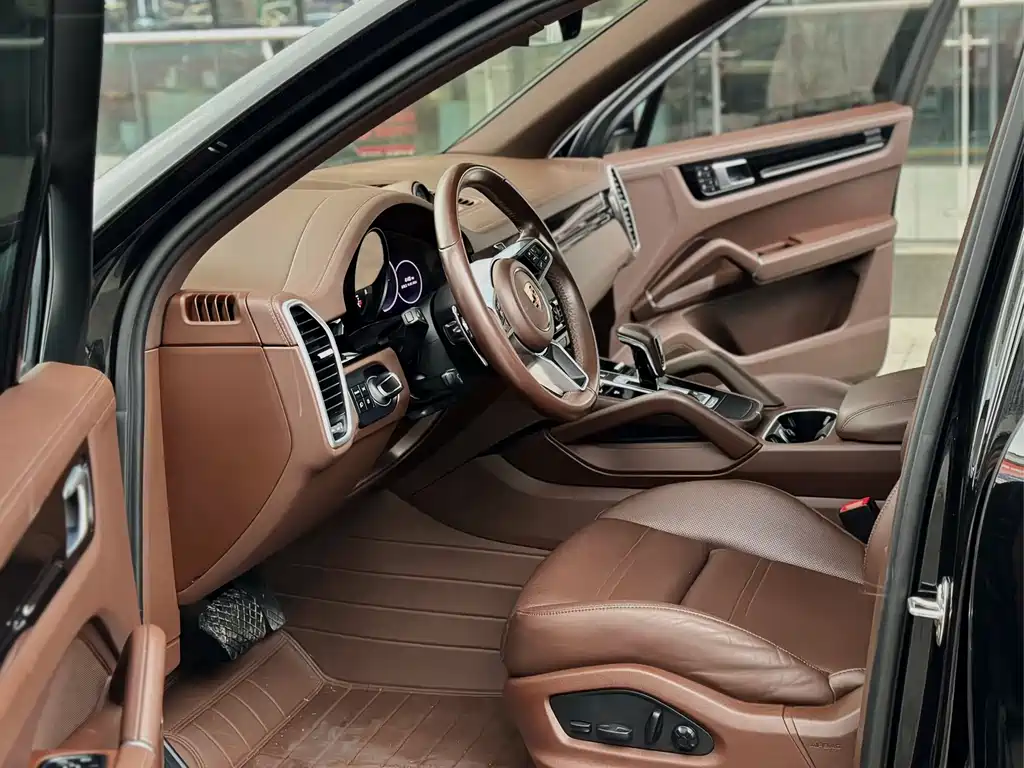 Porsche Cayenne 2022