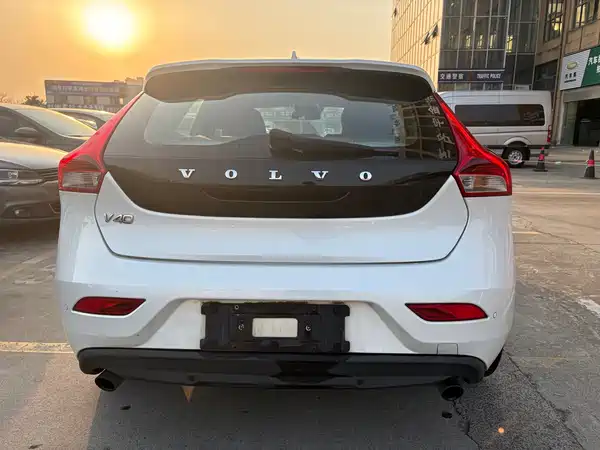 Volvo V40 2015