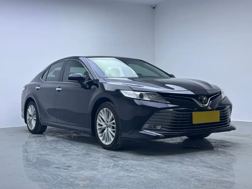 Toyota Camry 2018 — фото 5