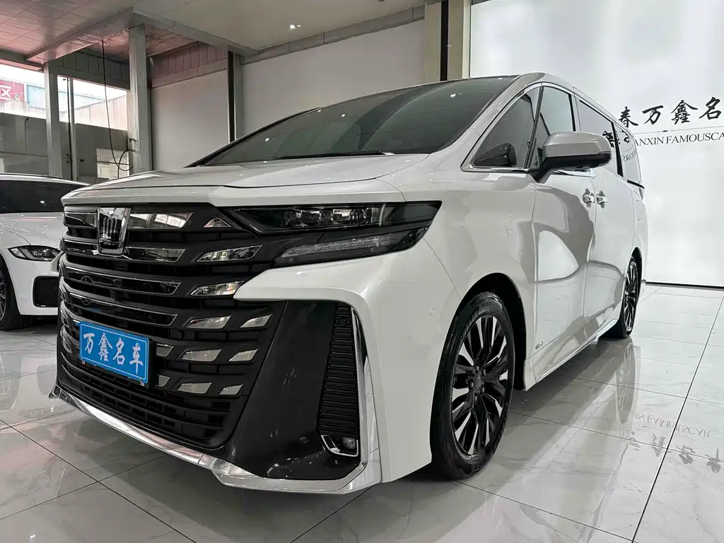 Toyota Vellfire 2024 — фото 1