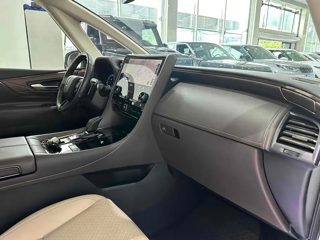 Toyota Vellfire 2024 — фото 15