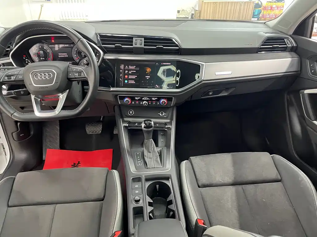 Audi Q3 2022 — фото 10