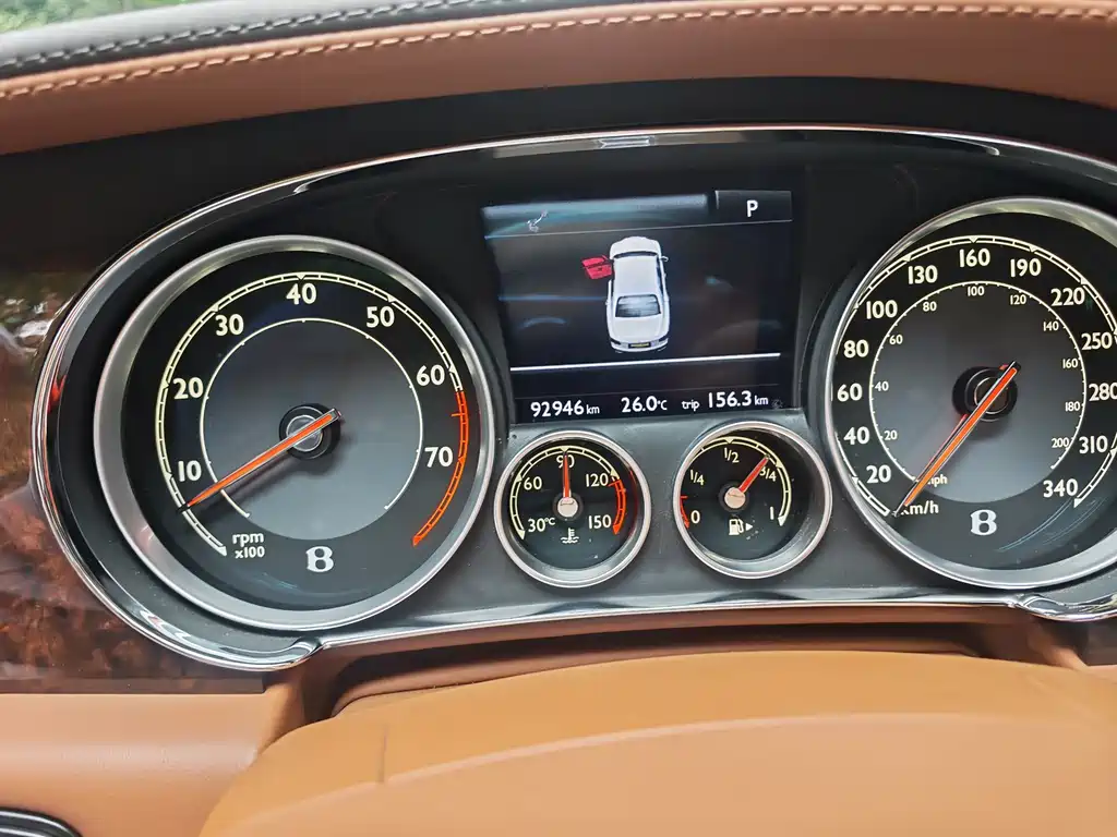 Bentley Flying Spur 2014 — фото 9