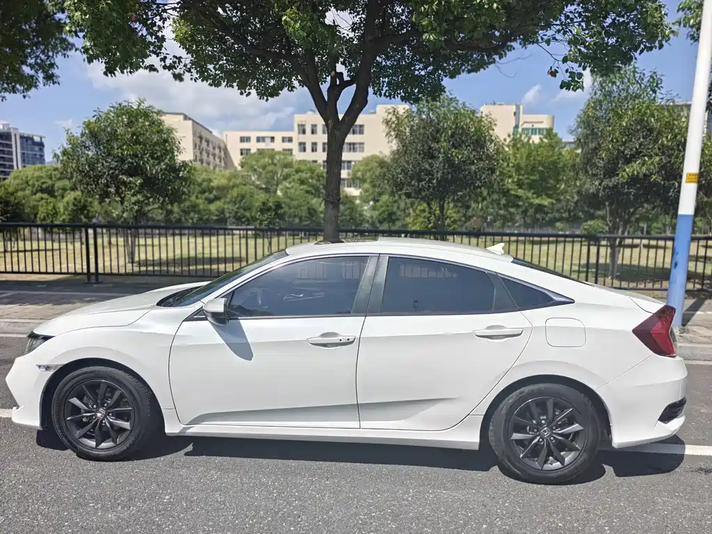 Honda Civic 2021 — фото 15