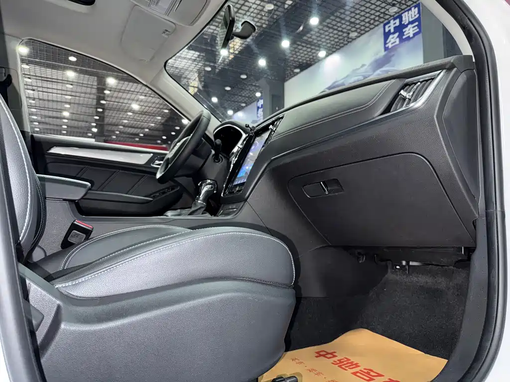Roewe RX5 2019 — фото 19