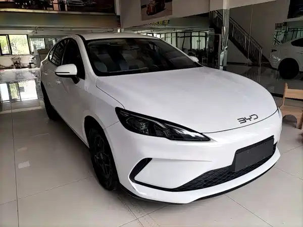 BYD Seal 05 DM-i 2025