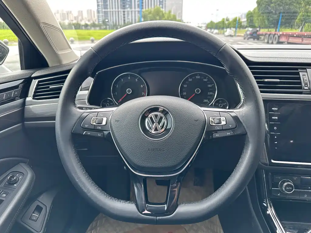 Volkswagen Phideon 2021 — фото 15