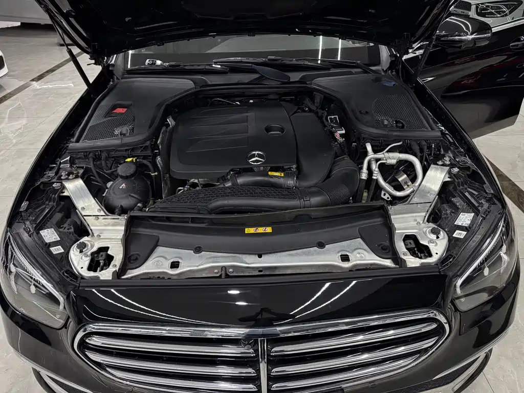 Mercedes-Benz E-Class 2021 — фото 20