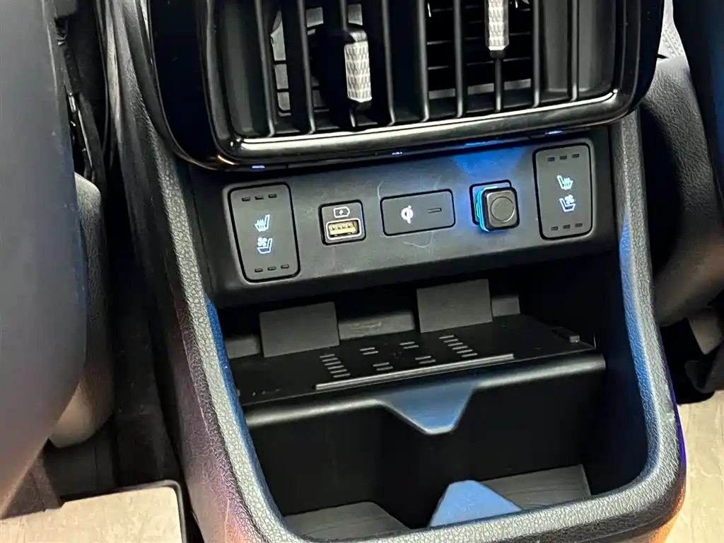Hyundai Custo 2022 — фото 25