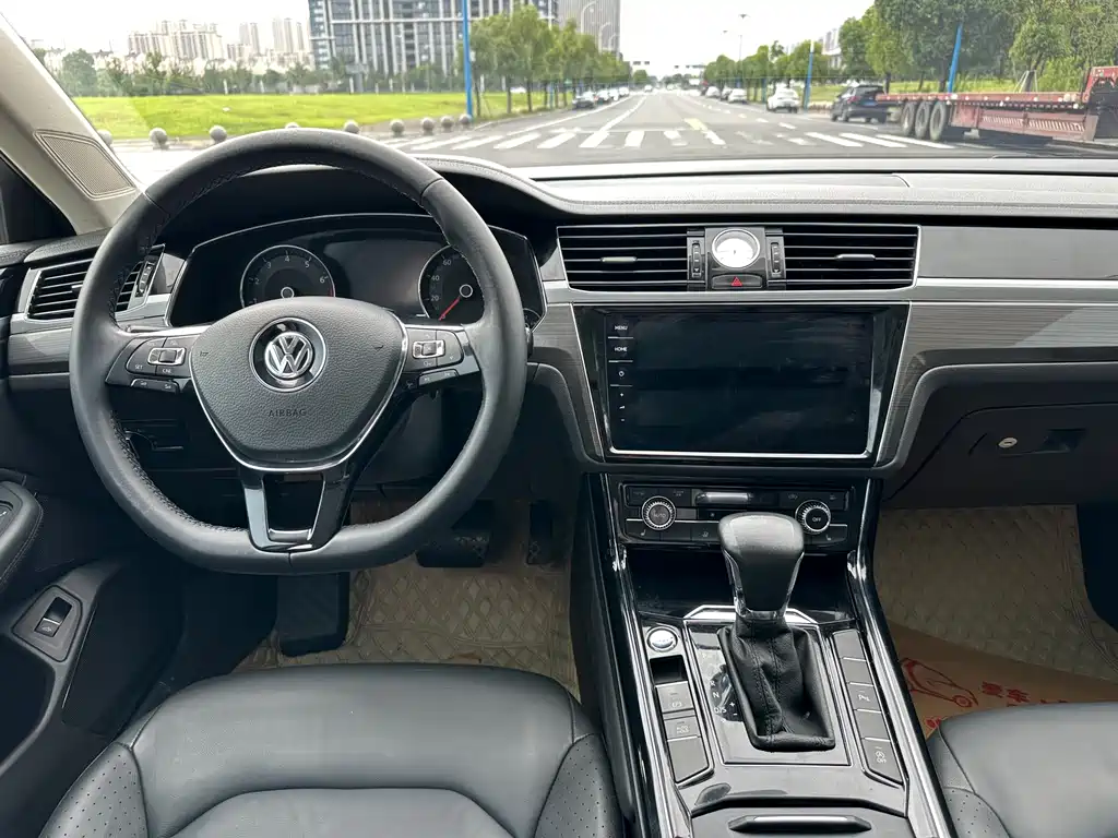 Volkswagen Phideon 2021 — фото 16