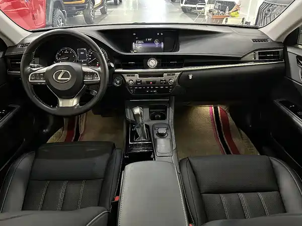 Lexus ES 2017