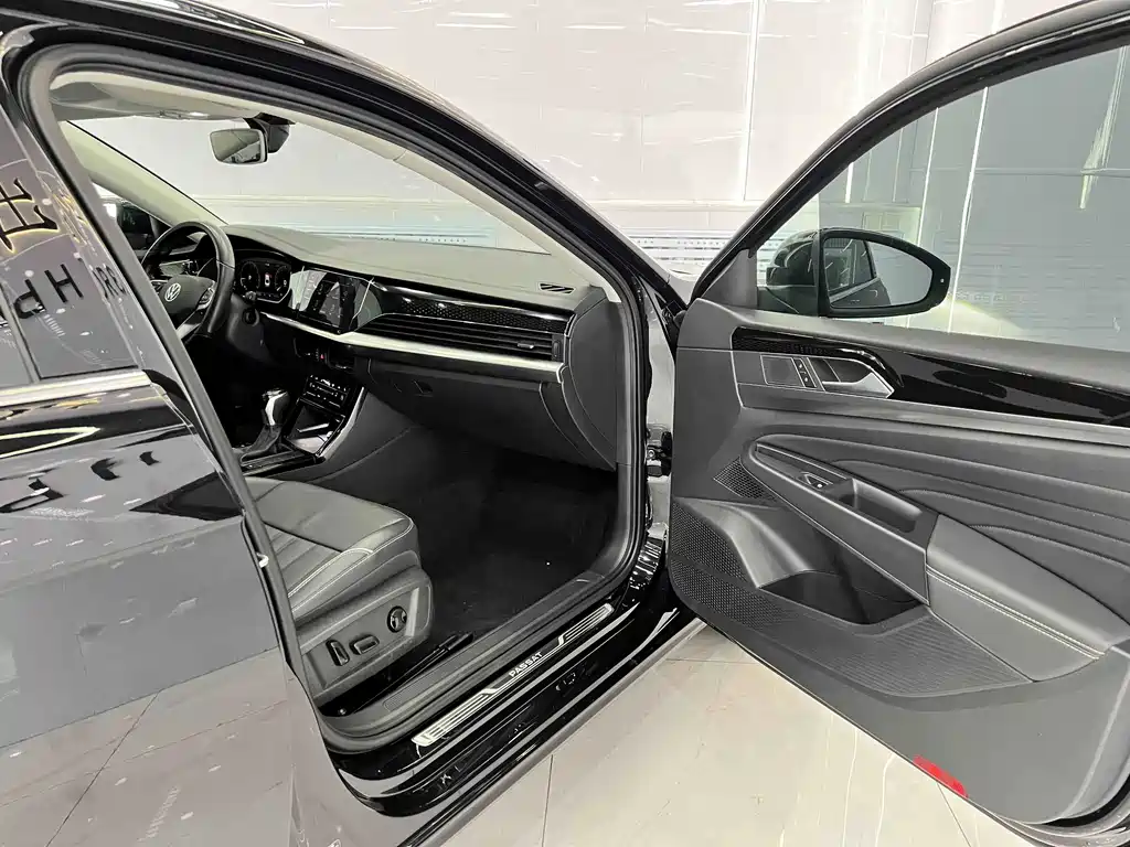 Volkswagen Passat 2022 — фото 18