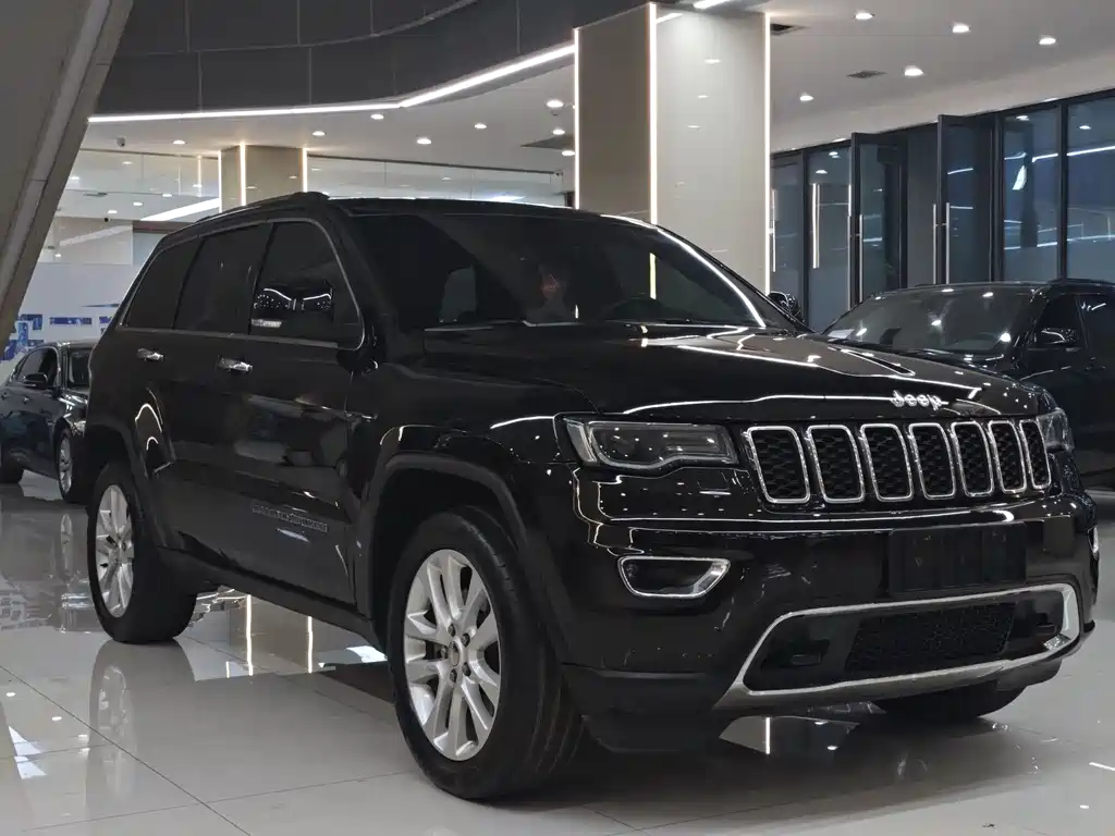 Jeep Grand Cherokee 2018 — фото 3