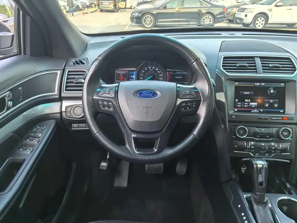 Ford Explorer 2016 — фото 13