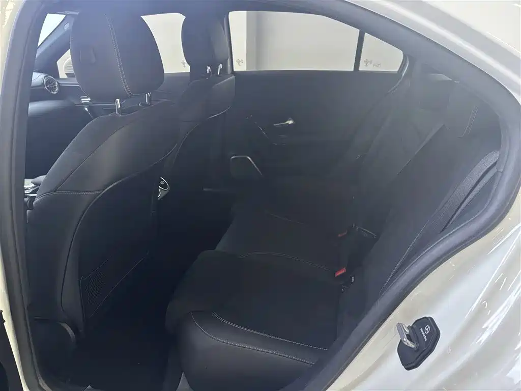 Mercedes-Benz A-Class 2021 — фото 10