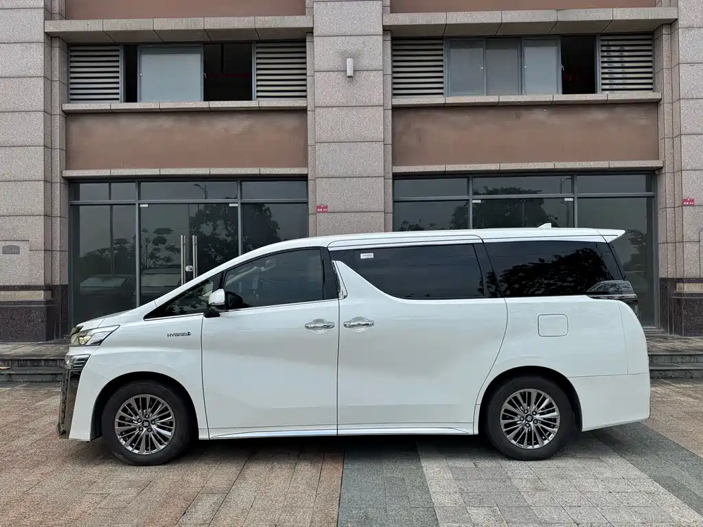 Toyota Vellfire 2023