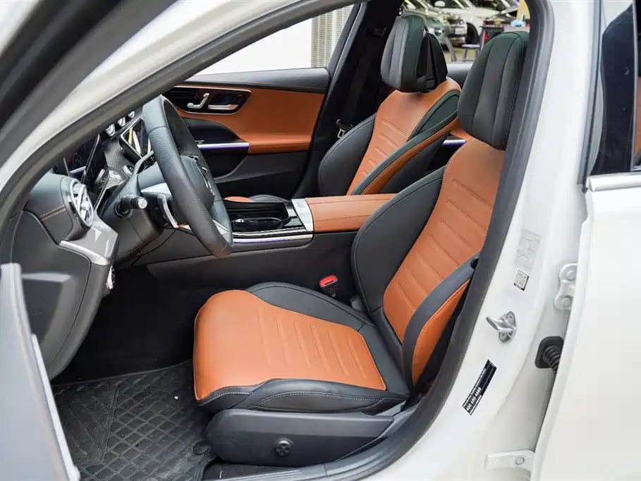 Mercedes-Benz C-Class 2023 — фото 3