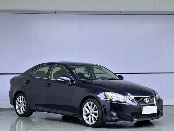 Lexus IS 2011