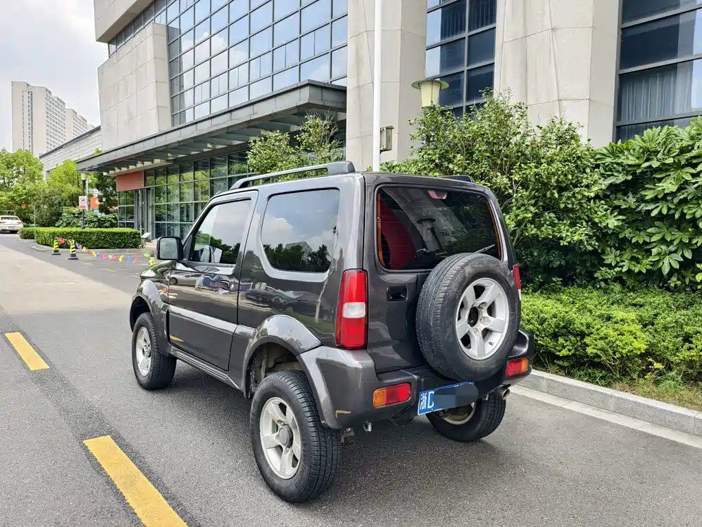 Suzuki Jimny 2011 — фото 5