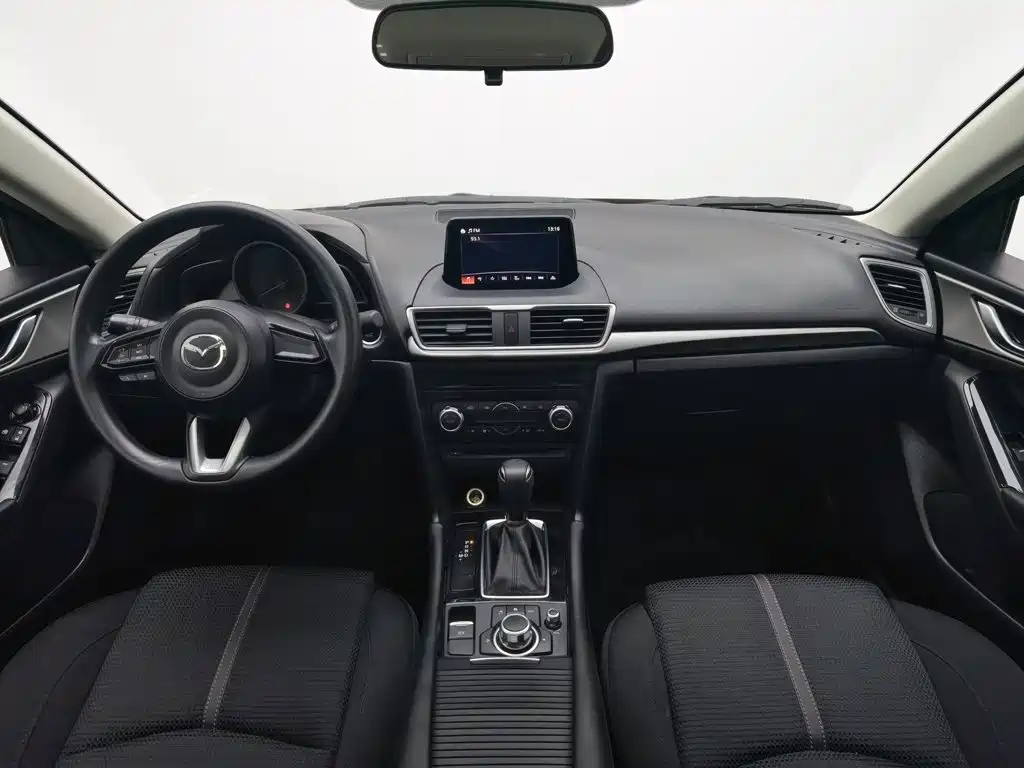 Mazda 3 Axela 2017 — фото 5