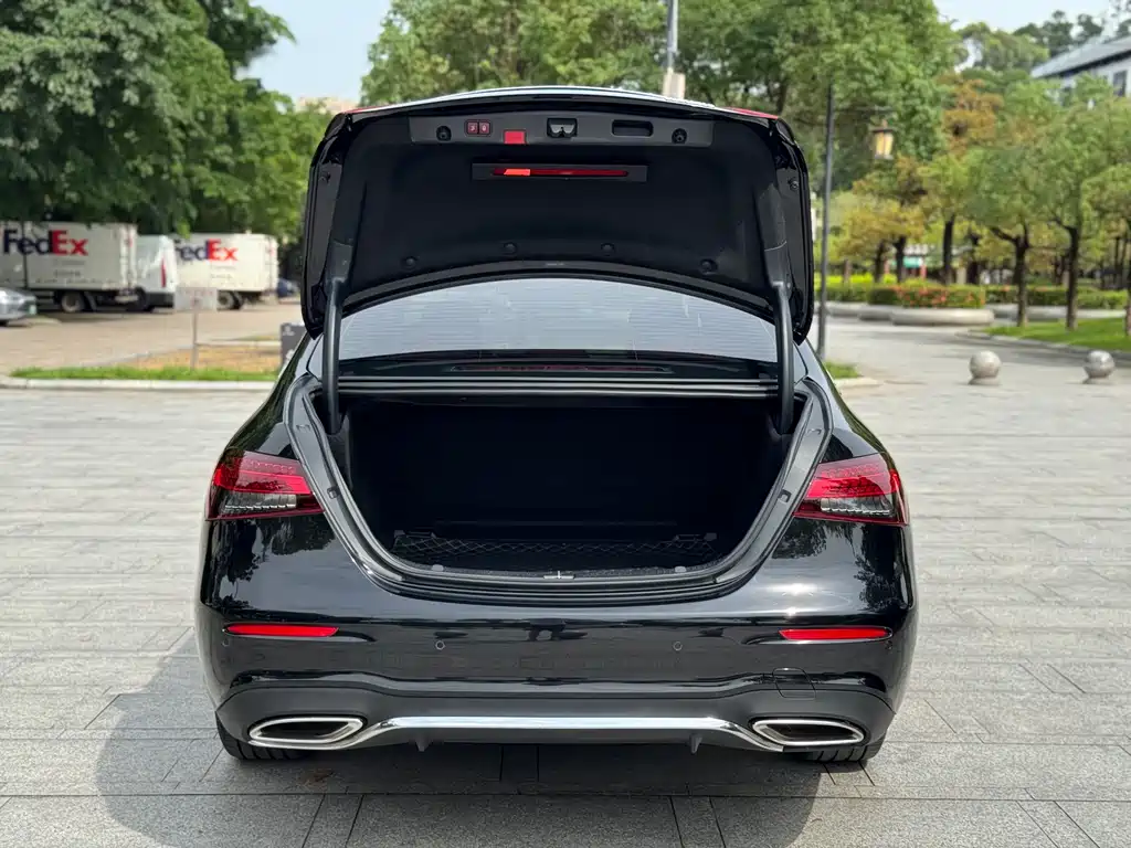 Mercedes-Benz E-Class 2023 — фото 24