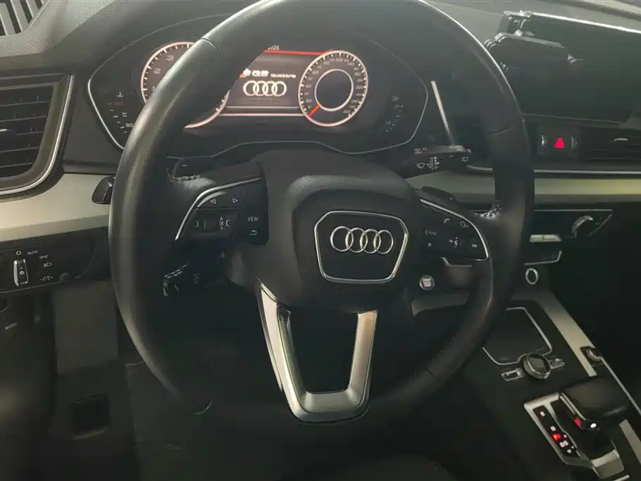 Audi Q5L 2020 — фото 15