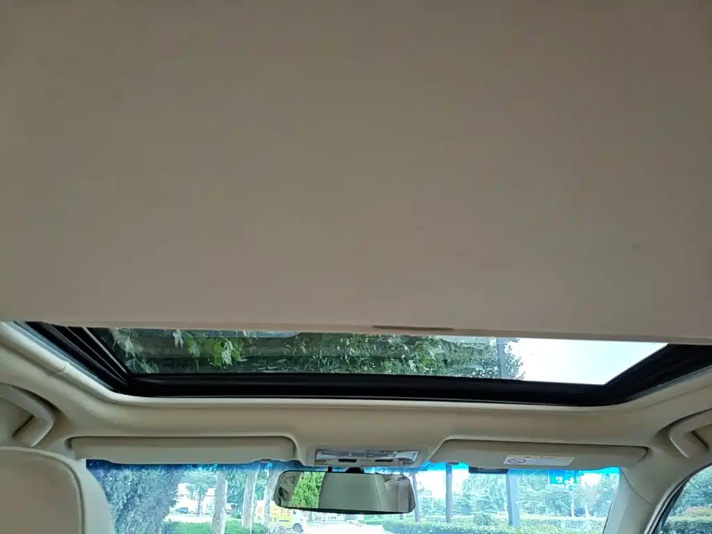 Toyota Camry 2015 — фото 18