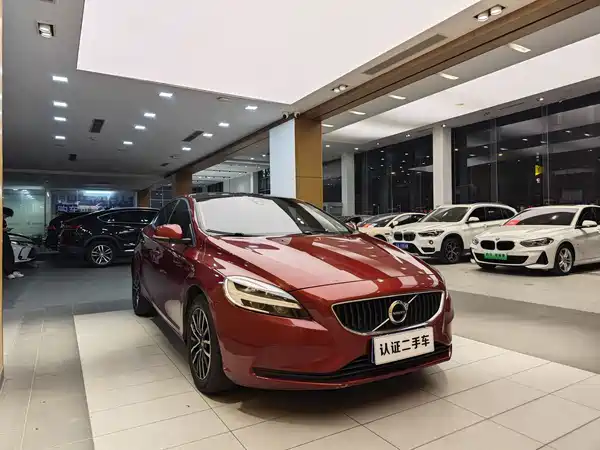 Volvo V40 2018
