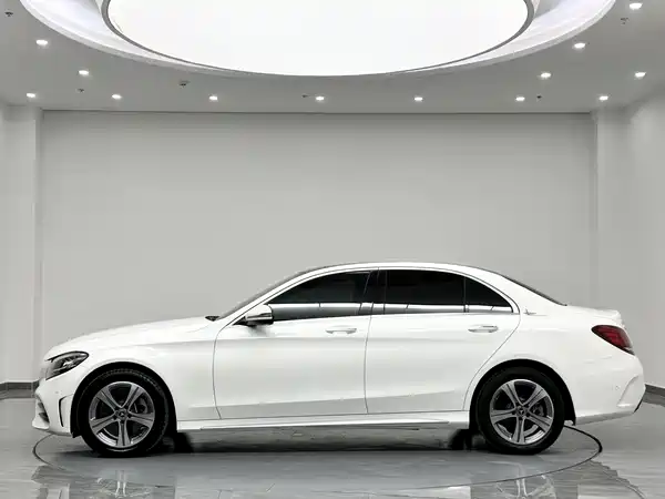 Mercedes-Benz C-Class 2021