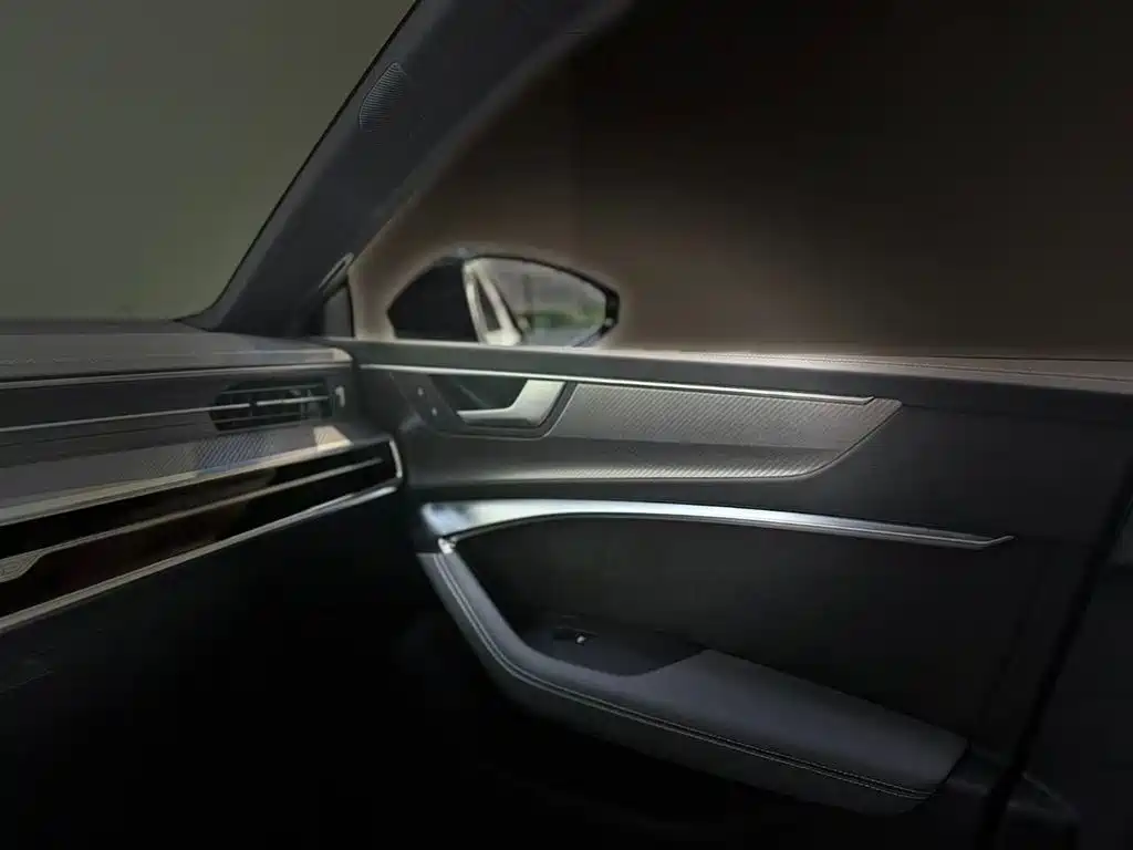 Audi A7L 2025 — фото 14